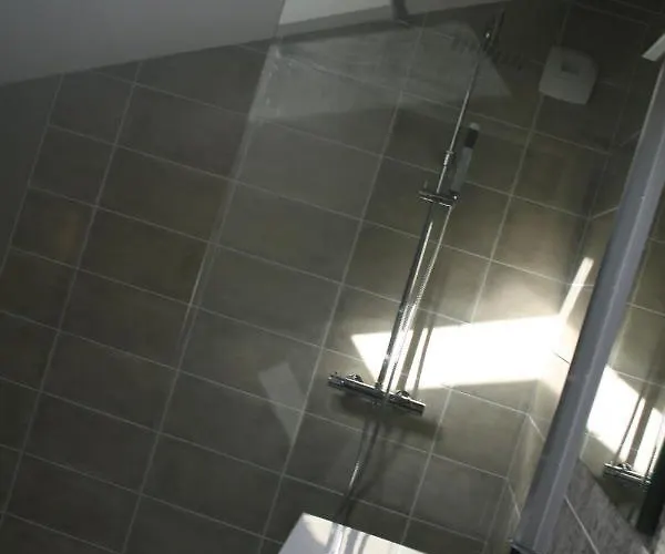 Quai St Paul 昂斯尼